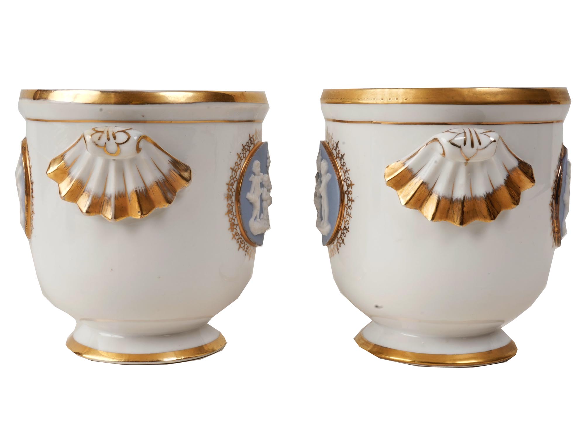 PAIR OF PORCELAIN GILT WEDGWOOD MEDALLIONS VASES PIC-2